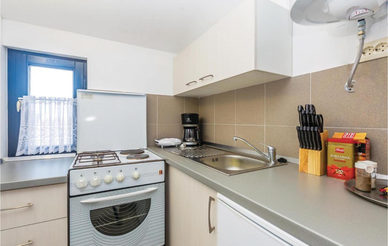 Amazing Apartment In Zupanje With Wifi Ngoại thất bức ảnh