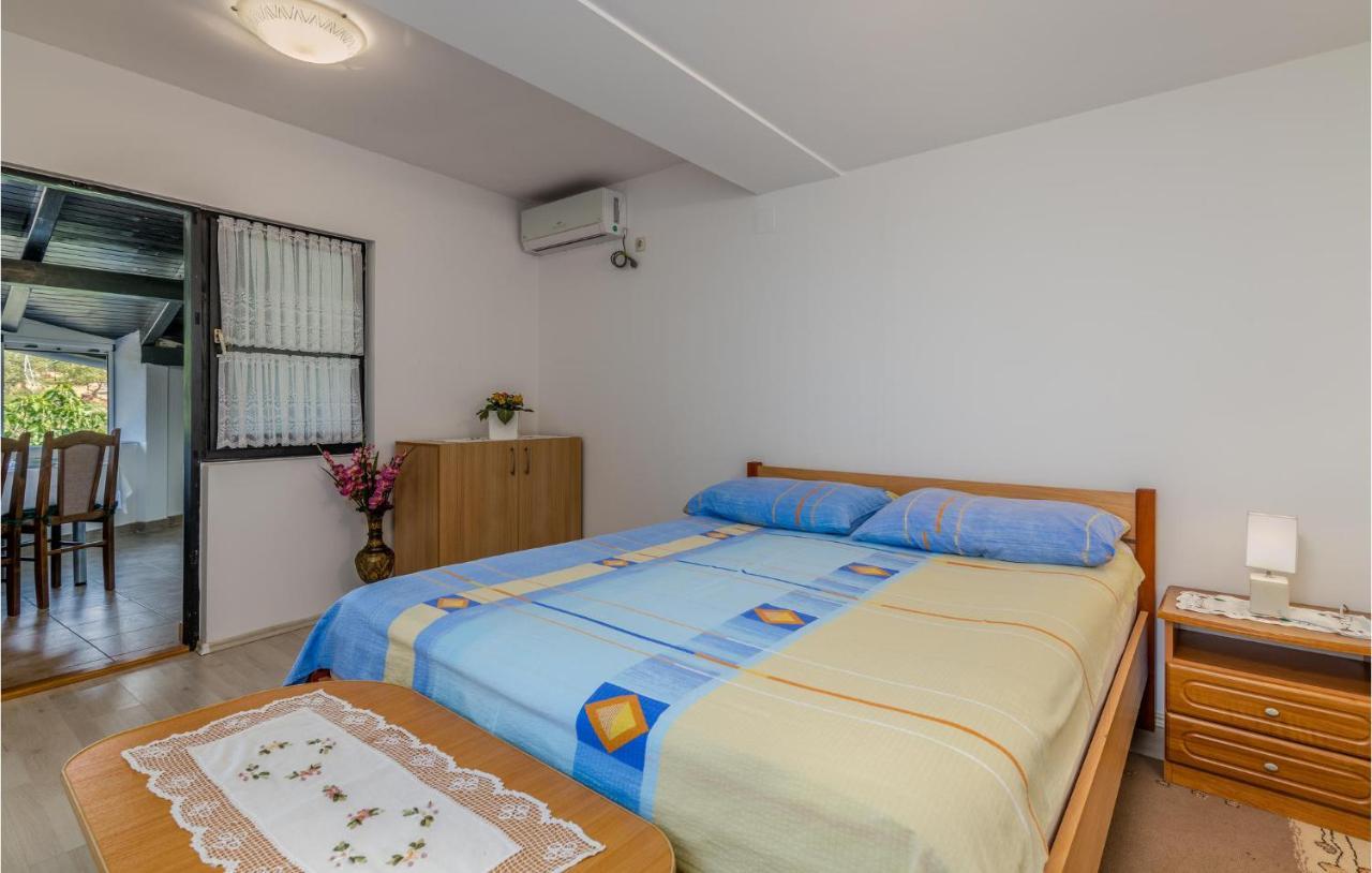 Amazing Apartment In Zupanje With Wifi Ngoại thất bức ảnh