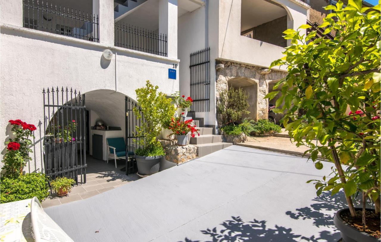 Amazing Apartment In Zupanje With Wifi Ngoại thất bức ảnh